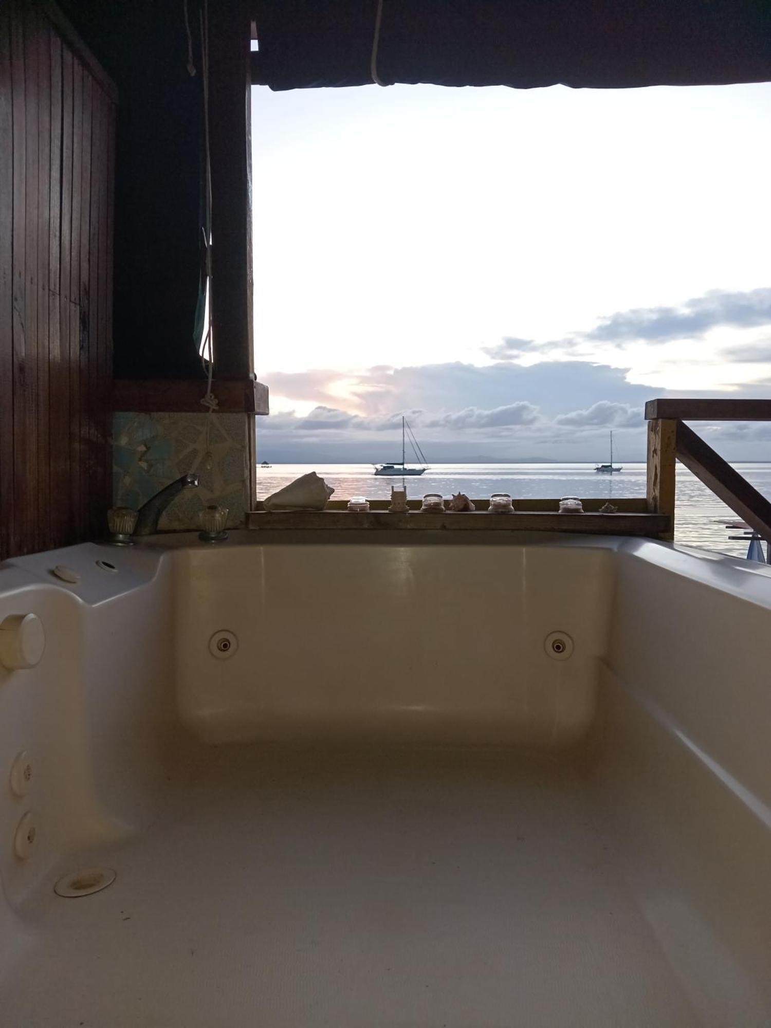 Villa Bahia Del Sol Bocas del Toro Eksteriør billede